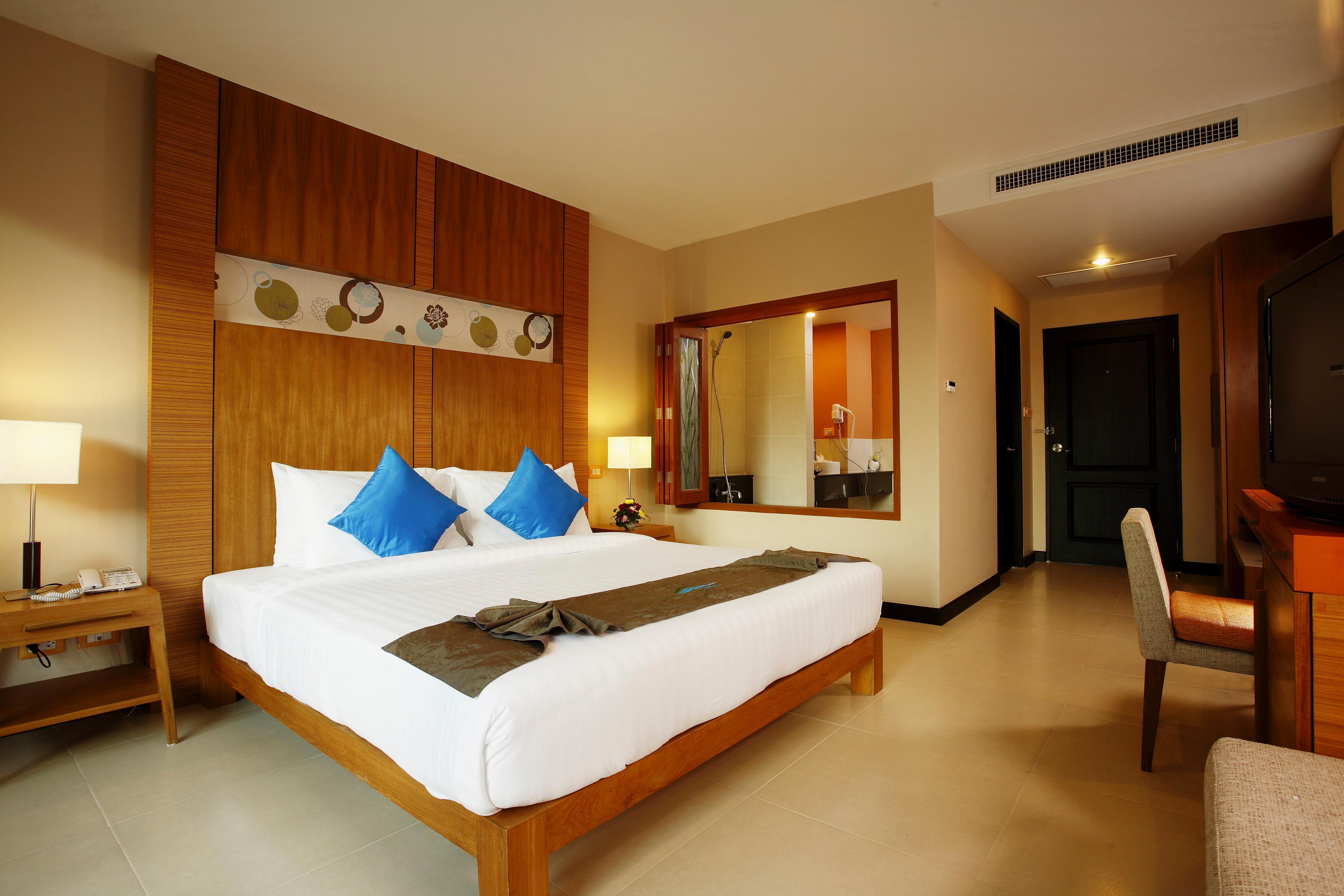 Andakira Hotel - Sha Extra Plus Patong Exterior photo