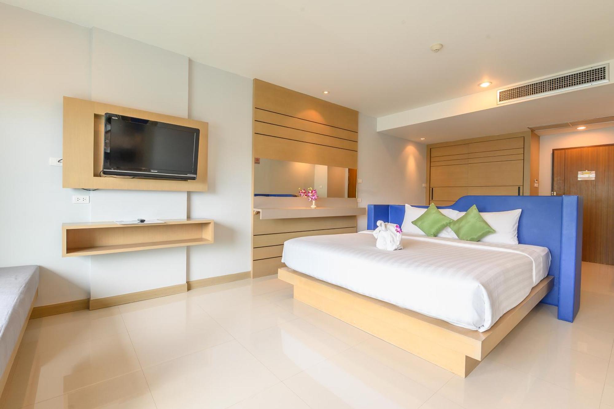 Andakira Hotel - Sha Extra Plus Patong Exterior photo